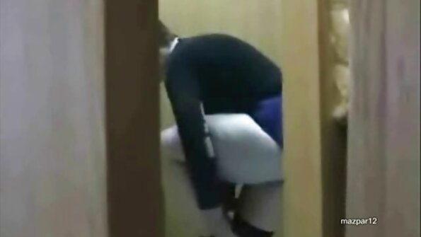 Buborék szex videok hd seggét ázsiai lány lovagol a barátja farkát